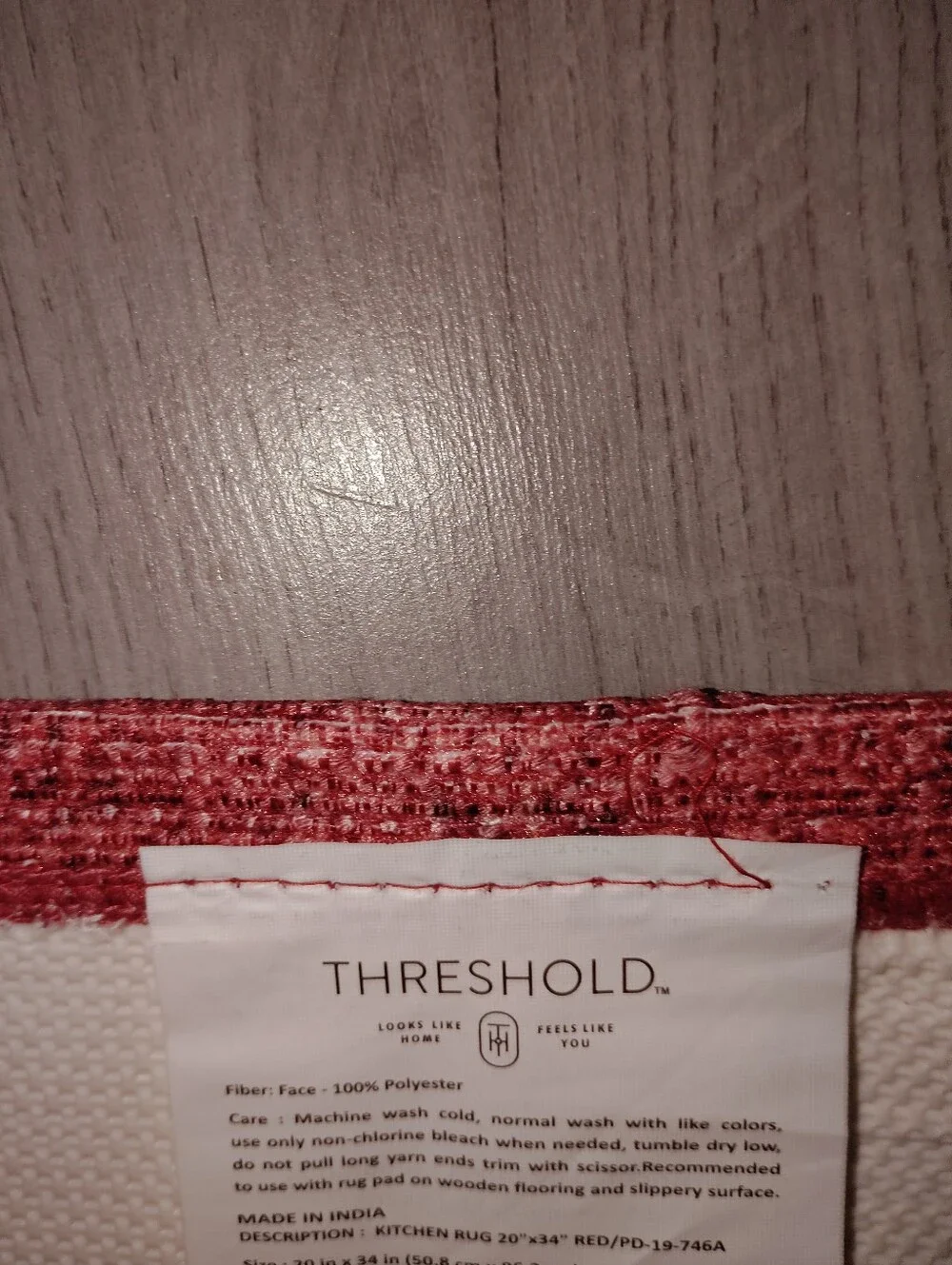Red Throw Rug Non Slip Backing New No Tags 2 Ft x 3 Ft Unused